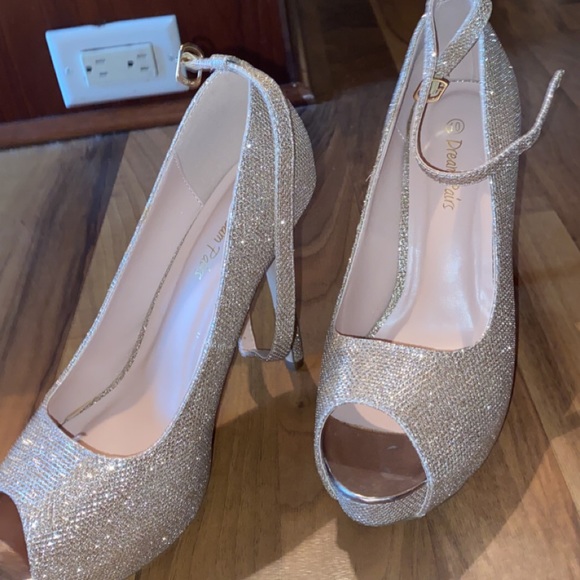 Heels - Picture 7 of 7